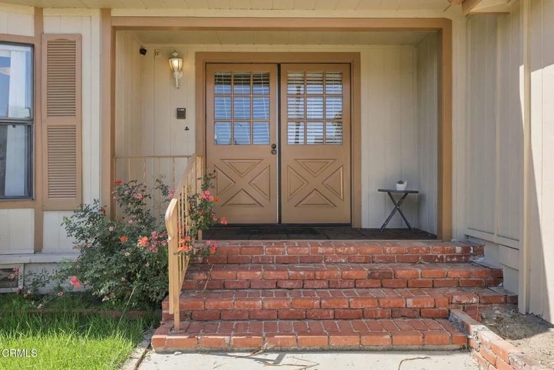 975 W Telegraph Road 52