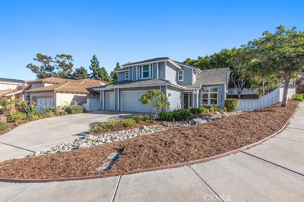 Photo of 2053 Sequoia St, San Marcos, CA 92078 (MLS # SW26014627)