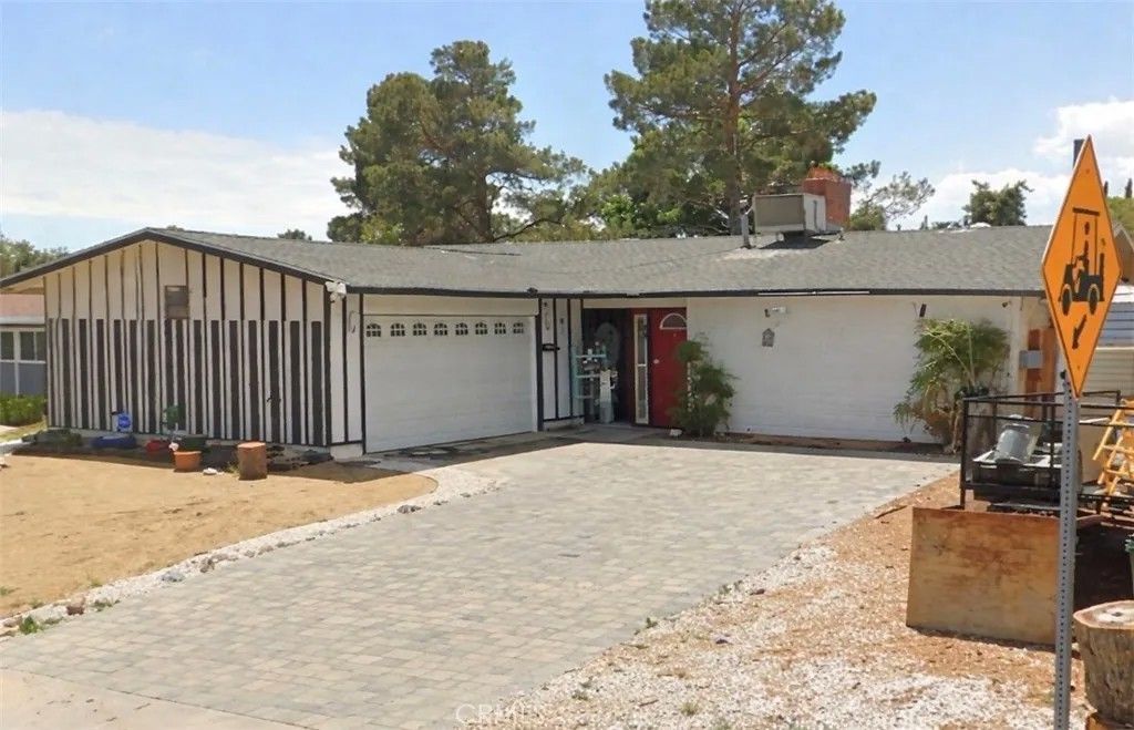 Photo of 14316 Burning Tree Dr, Victorville, CA 92395 (MLS # MB26015013)