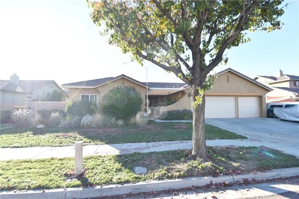 Photo of 1245 Spicestone Dr, Hemet, CA 92545 (MLS # IV25274936)