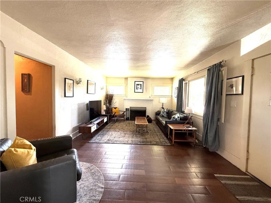 Photo of 108 S Oak Avenue, Pasadena, CA 91107 (MLS # SW26228526)