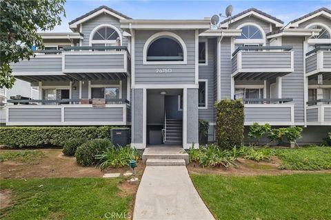 Photo of 26750 Claudette Street #442, Canyon Country, CA 91351 (MLS # SR25187359)