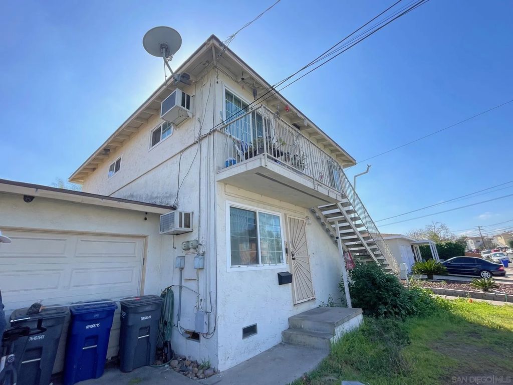 Photo of 6141-43 Horton Dr, La Mesa, CA 91942 (MLS # 260003954)