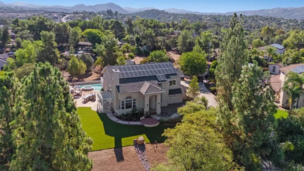 2173 Twisted Oak Ln Lane