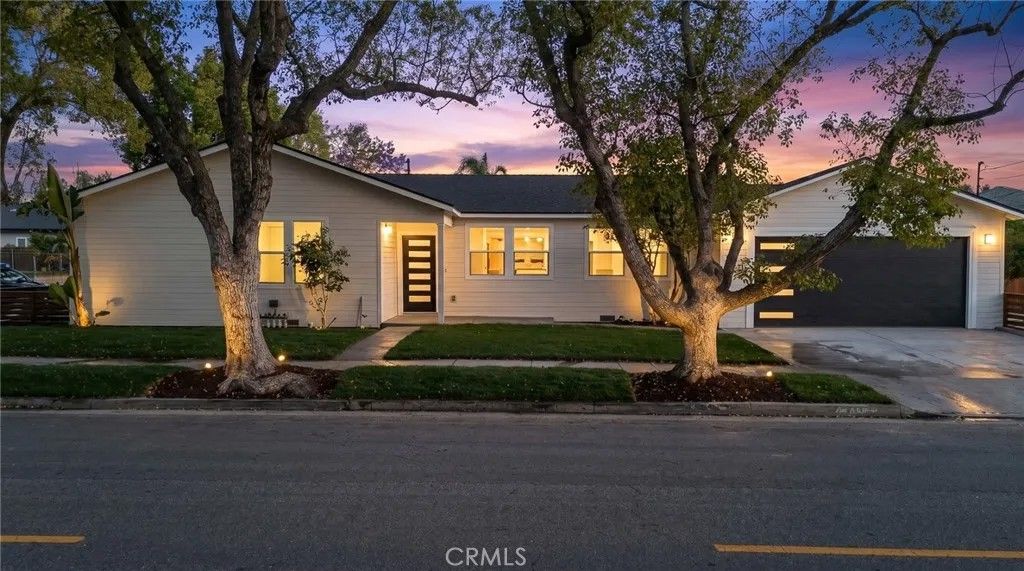 Photo of 700 W 10th Street, Azusa, CA 91702 (MLS # OC26067469)