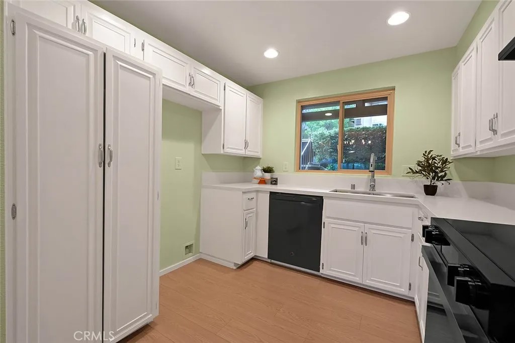 1916 FAIRWAY CIRCLE Drive