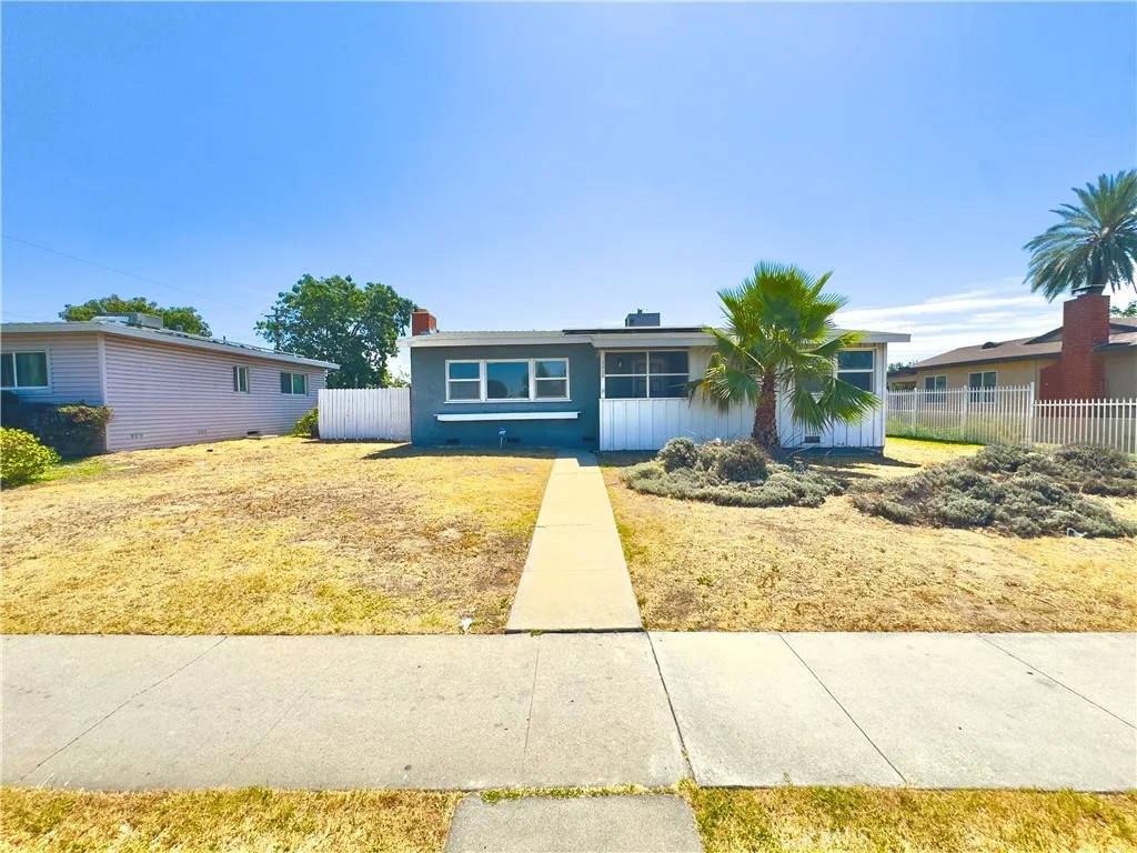1335 N Riverside Ave