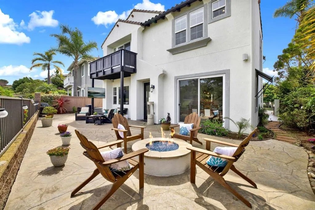 1551 Fairway