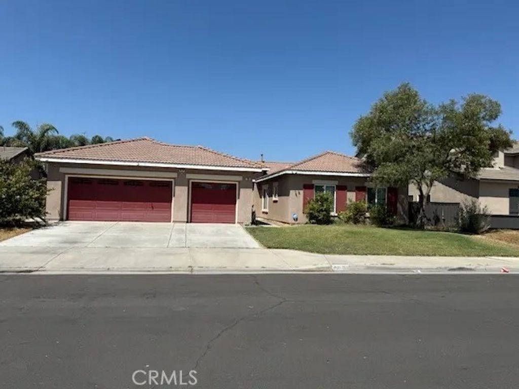 Photo of 206 Garcia Drive, San Jacinto, CA 92582 (MLS # GD25187316)