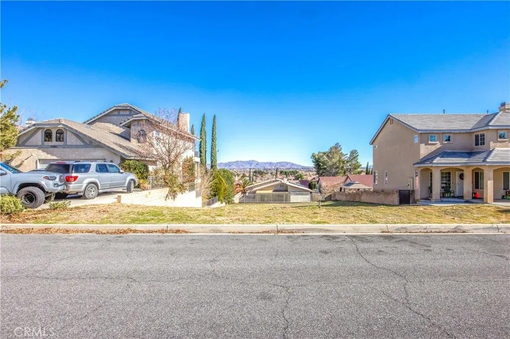 Photo of 13255 Autumn Leaves Ave, Victorville, CA 92395 (MLS # CV25278318)