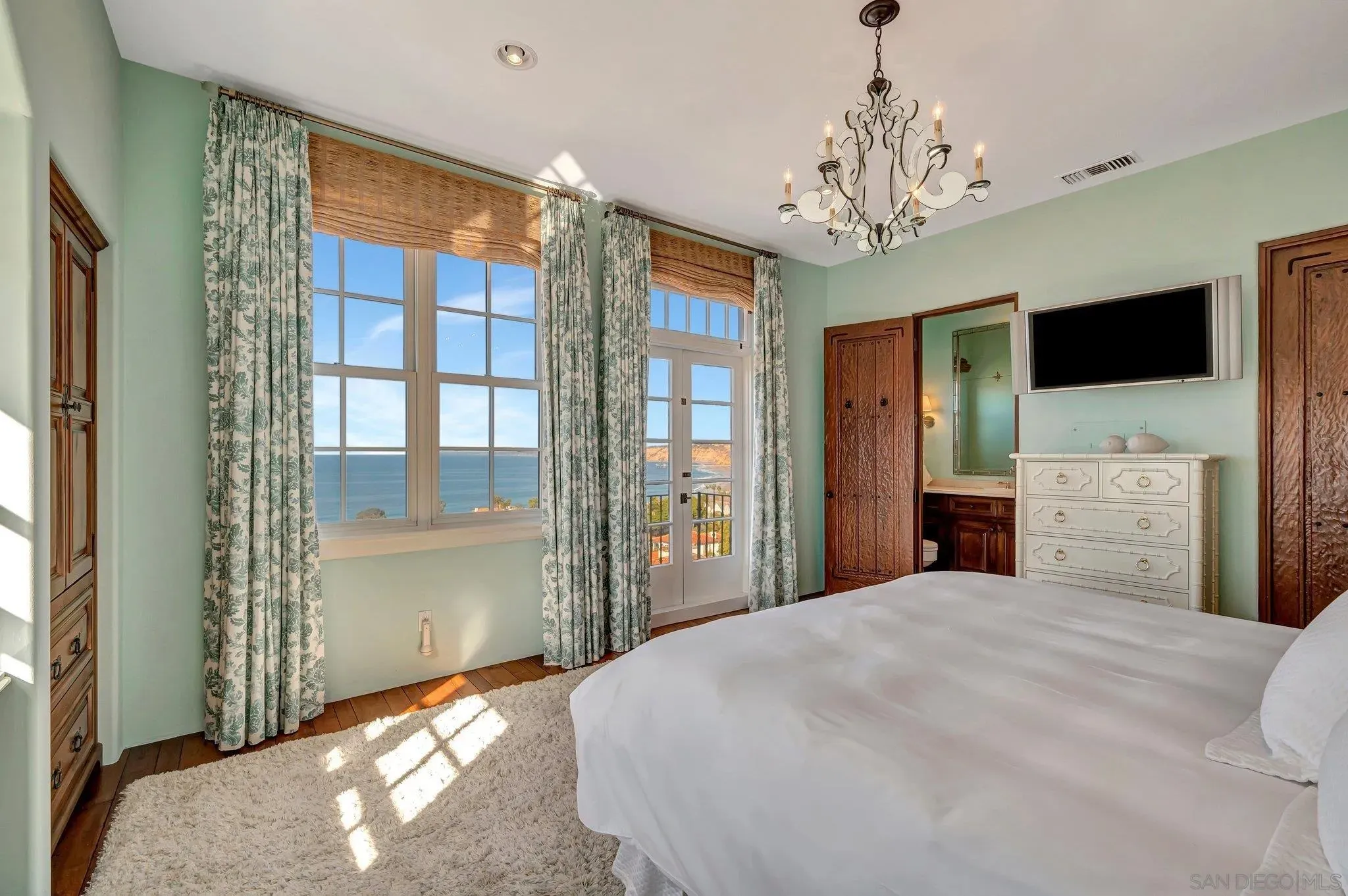 La Jolla, California 92037, United States, 6 Bedrooms Bedrooms, ,7 BathroomsBathrooms,Residential,Active,11003