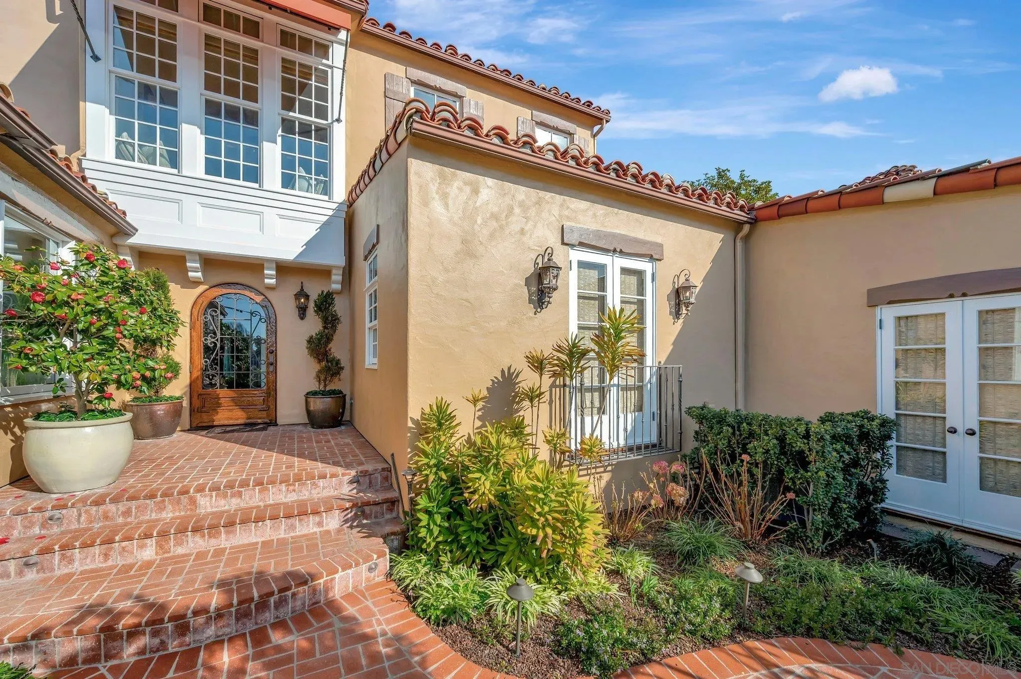 La Jolla, California 92037, United States, 6 Bedrooms Bedrooms, ,7 BathroomsBathrooms,Residential,Active,11003