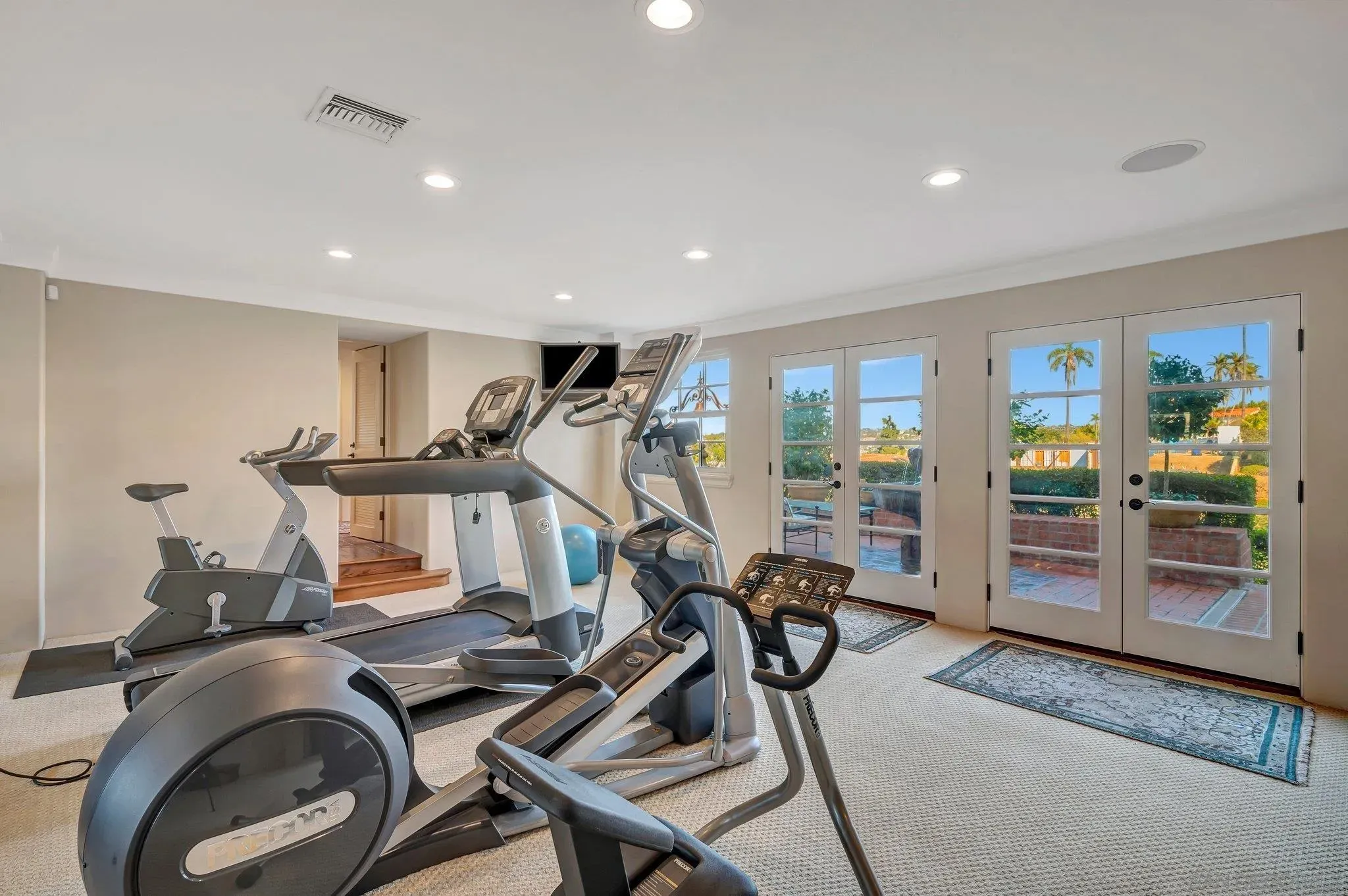 La Jolla, California 92037, United States, 6 Bedrooms Bedrooms, ,7 BathroomsBathrooms,Residential,Active,11003