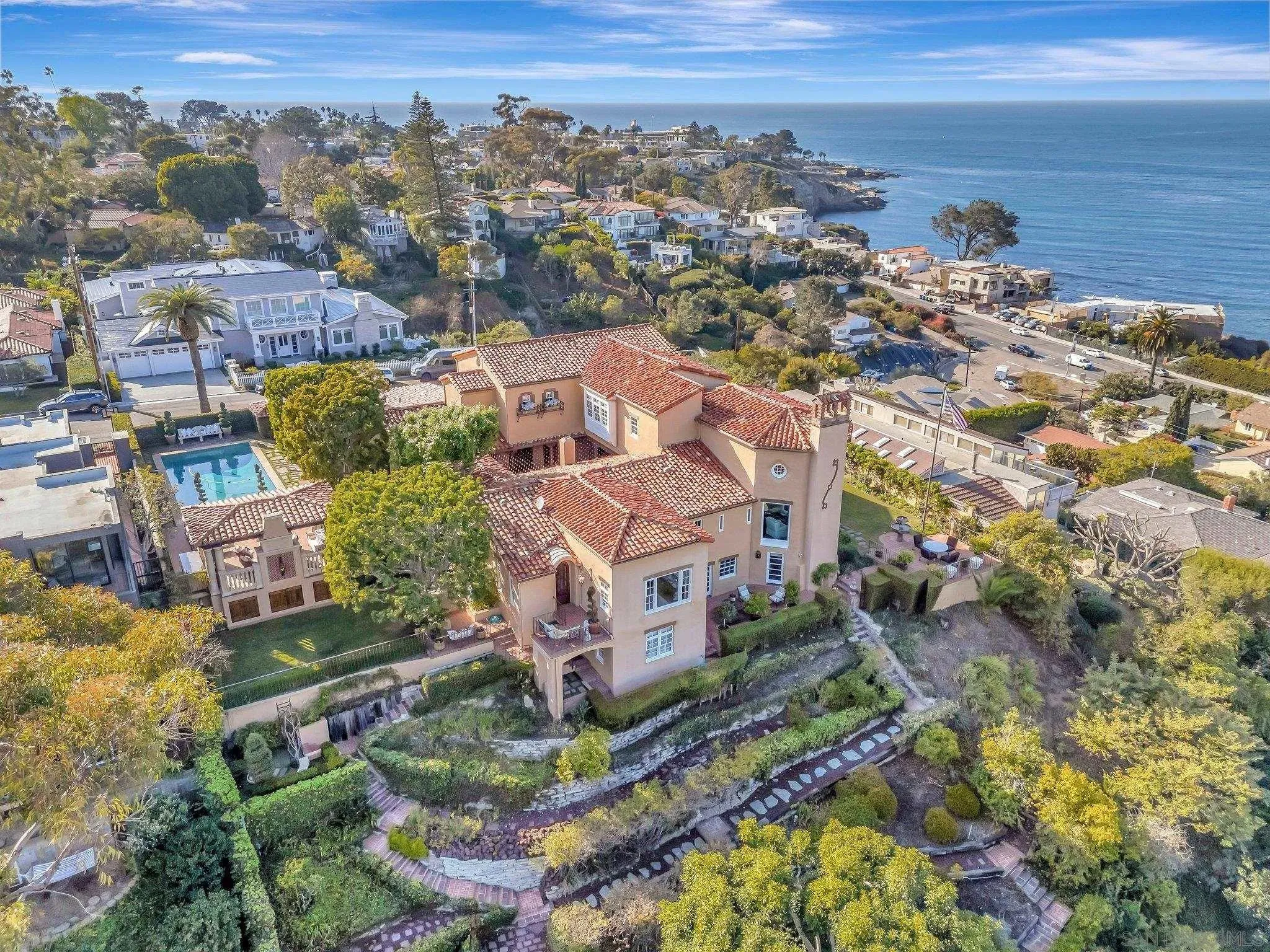 La Jolla, California 92037, United States, 6 Bedrooms Bedrooms, ,7 BathroomsBathrooms,Residential,Active,11003