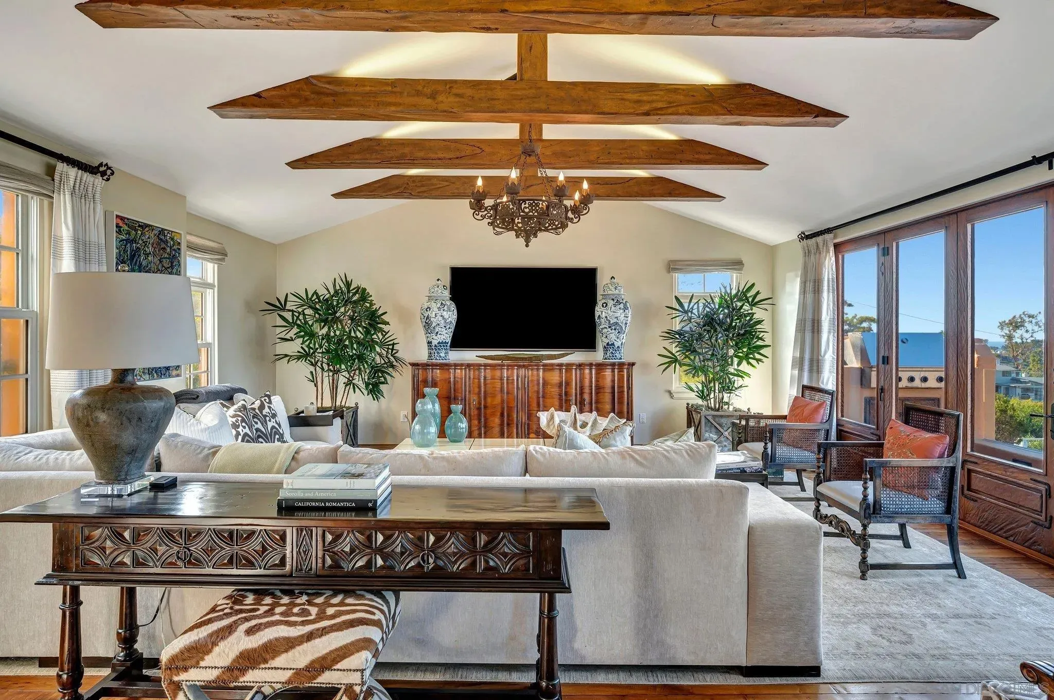 La Jolla, California 92037, United States, 6 Bedrooms Bedrooms, ,7 BathroomsBathrooms,Residential,Active,11003