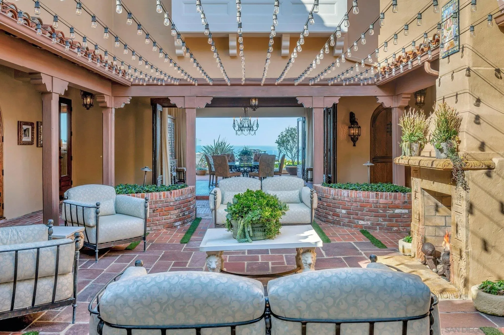 La Jolla, California 92037, United States, 6 Bedrooms Bedrooms, ,7 BathroomsBathrooms,Residential,Active,11003