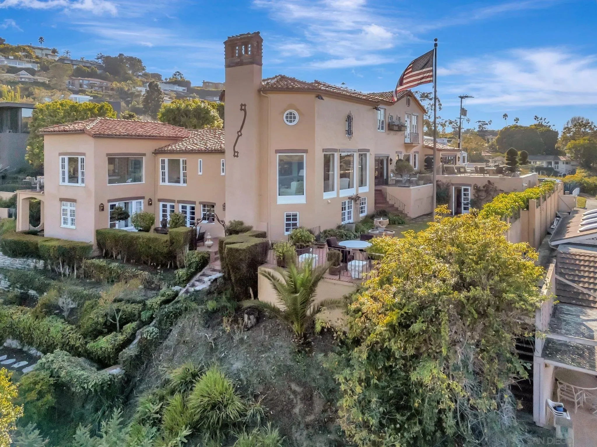 La Jolla, California 92037, United States, 6 Bedrooms Bedrooms, ,7 BathroomsBathrooms,Residential,Active,11003