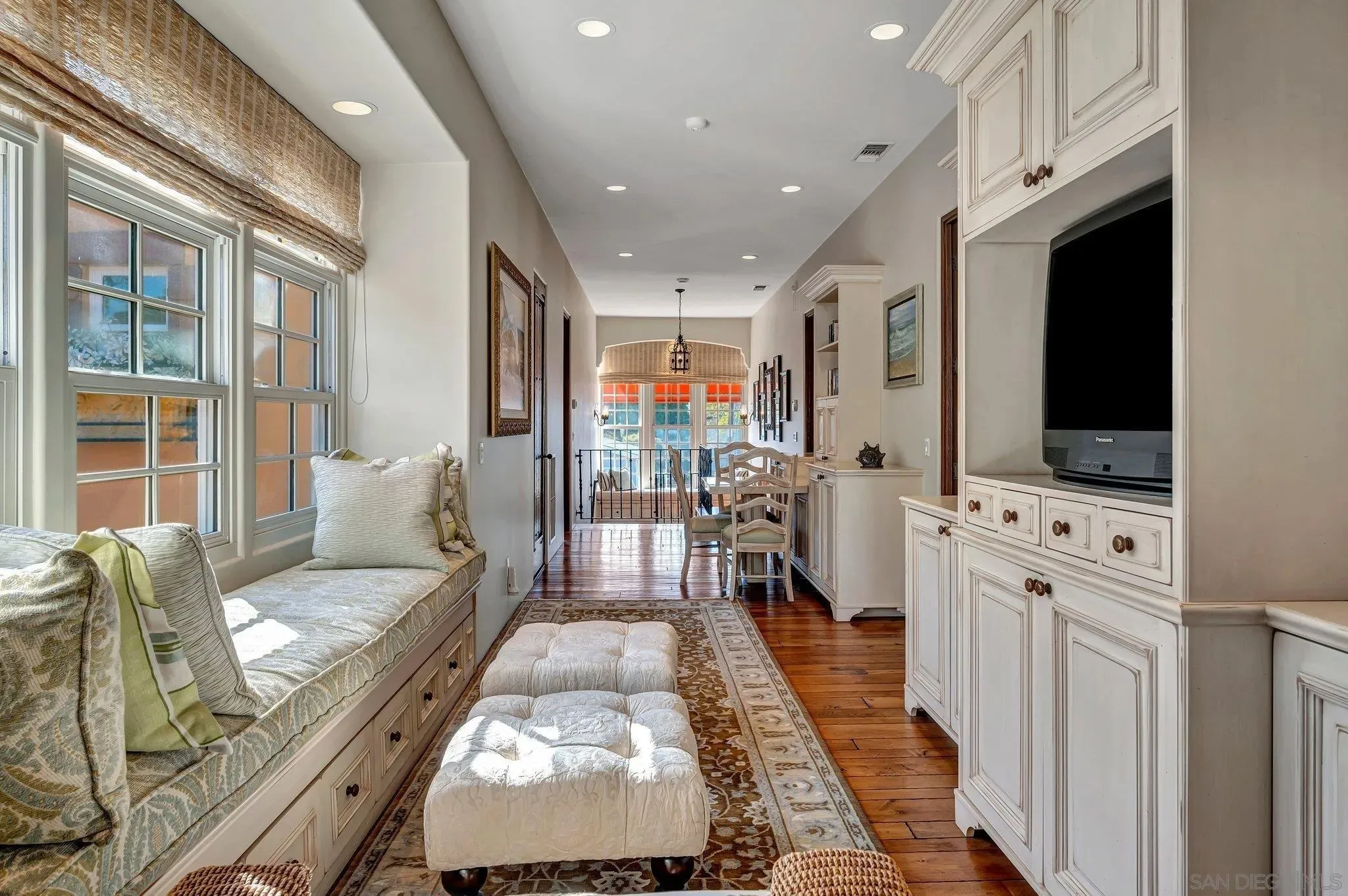 La Jolla, California 92037, United States, 6 Bedrooms Bedrooms, ,7 BathroomsBathrooms,Residential,Active,11003