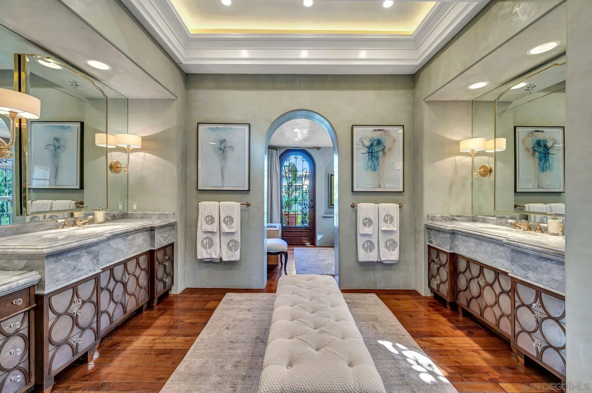 La Jolla, California 92037, United States, 6 Bedrooms Bedrooms, ,7 BathroomsBathrooms,Residential,Active,11003