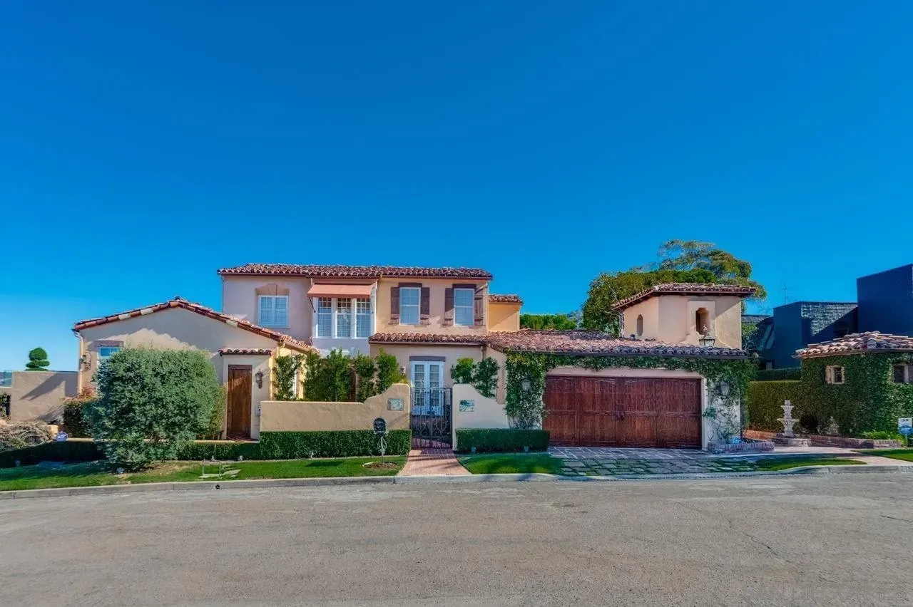 La Jolla, California 92037, United States, 6 Bedrooms Bedrooms, ,7 BathroomsBathrooms,Residential,Active,11003