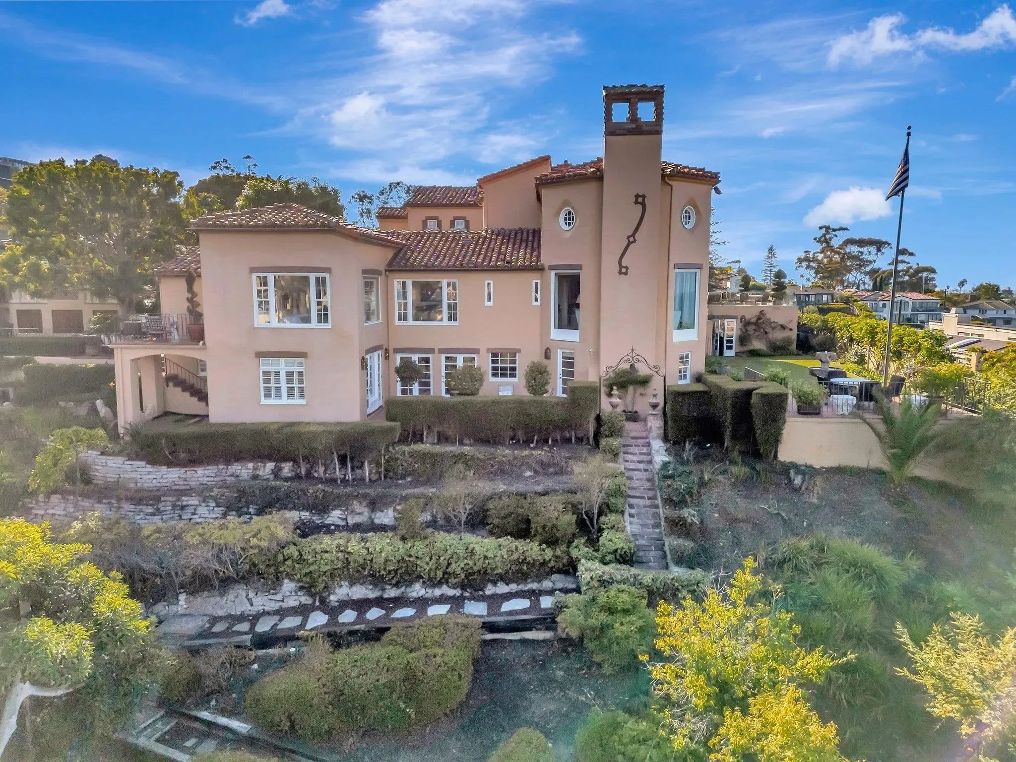 La Jolla, California 92037, United States, 6 Bedrooms Bedrooms, ,7 BathroomsBathrooms,Residential,Active,11003