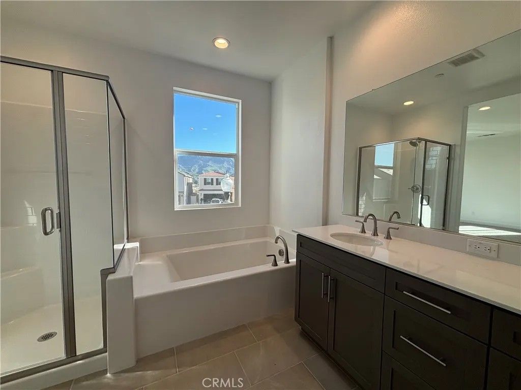 Photo of 413 Checkerbloom Lane, Santa Paula, CA 93060 (MLS # IG26029271)
