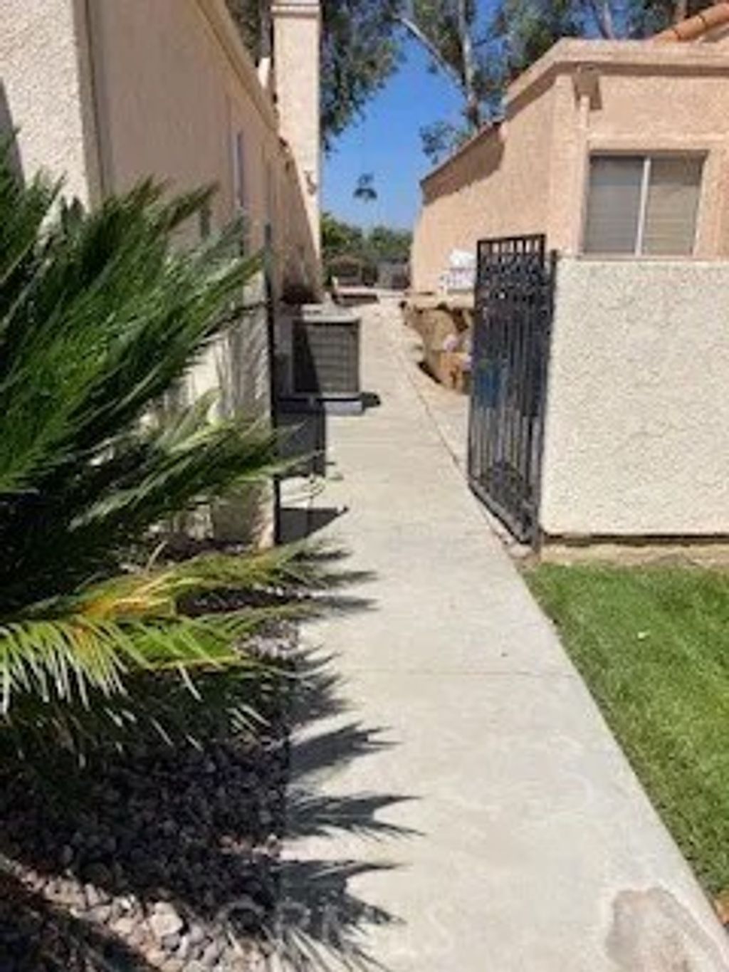 Photo of 738 Verona Avenue, San Jacinto, CA 92583 (MLS # SW25264235)