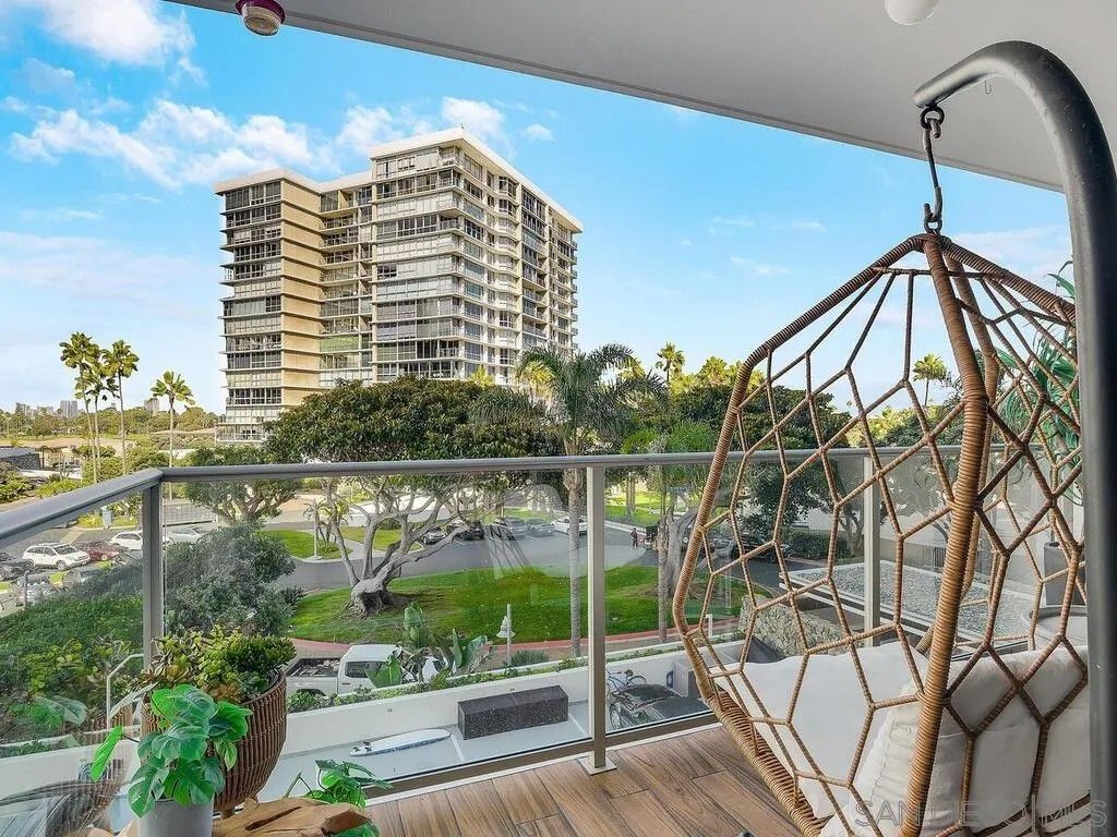 Photo of 1830 Avenida Del Mundo #403, Coronado, CA 92118 (MLS # 260006361)