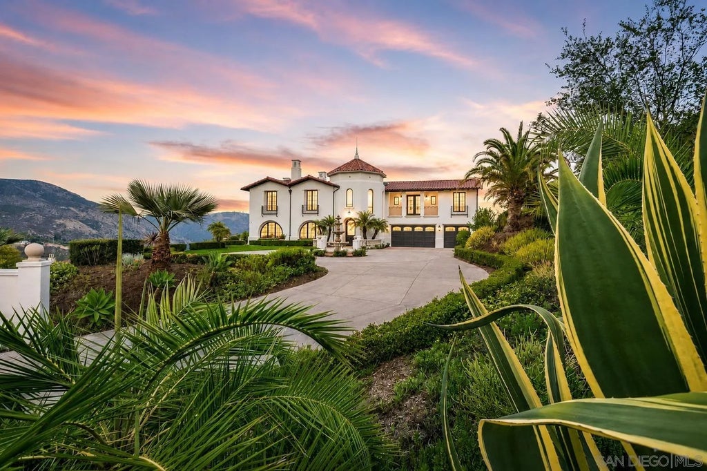 Photo of 7823 Calle Cima, Rancho Santa Fe, CA 92067 (MLS # 260022551)
