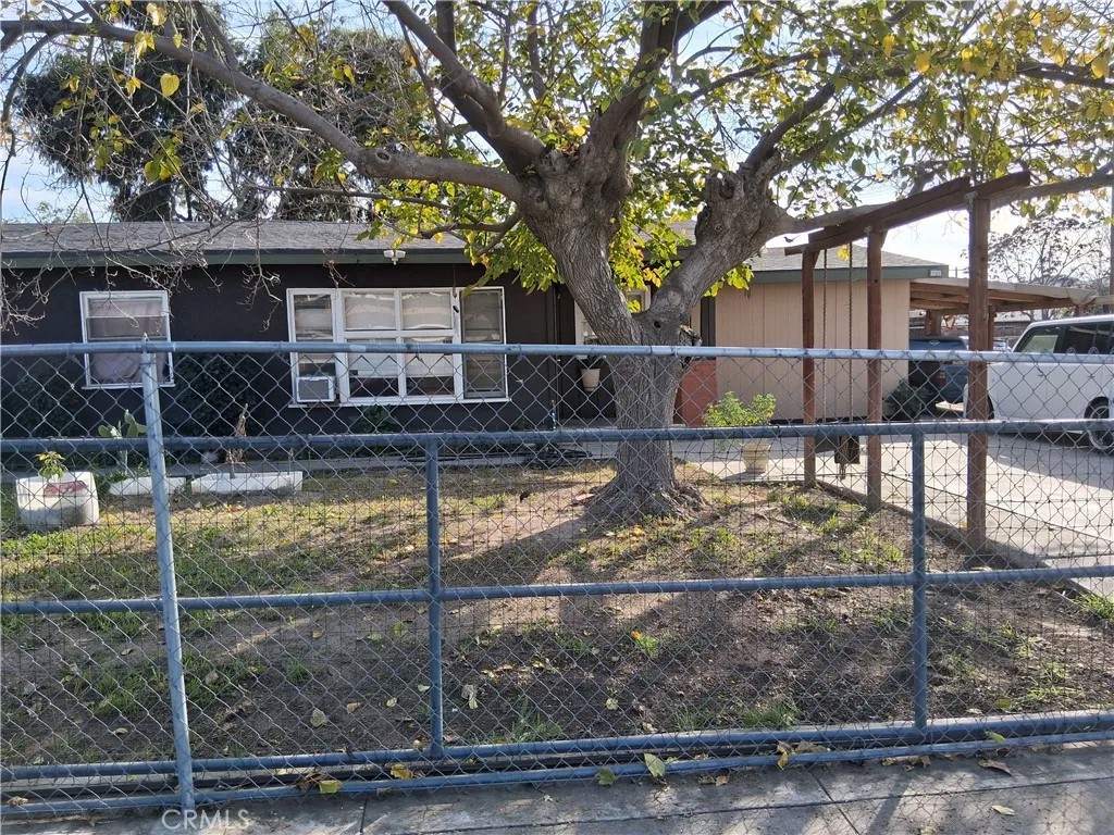 1185 W Devonshire