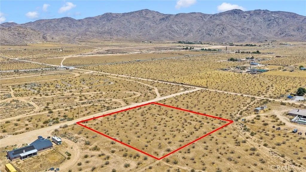 Photo of 0 Las Piedras, Apple Valley, CA 92308 (MLS # HD26096443)