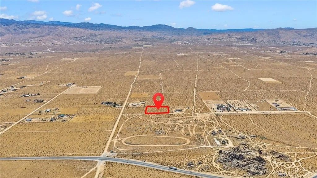 Photo of 0 Las Piedras, Apple Valley, CA 92308 (MLS # HD26096443)