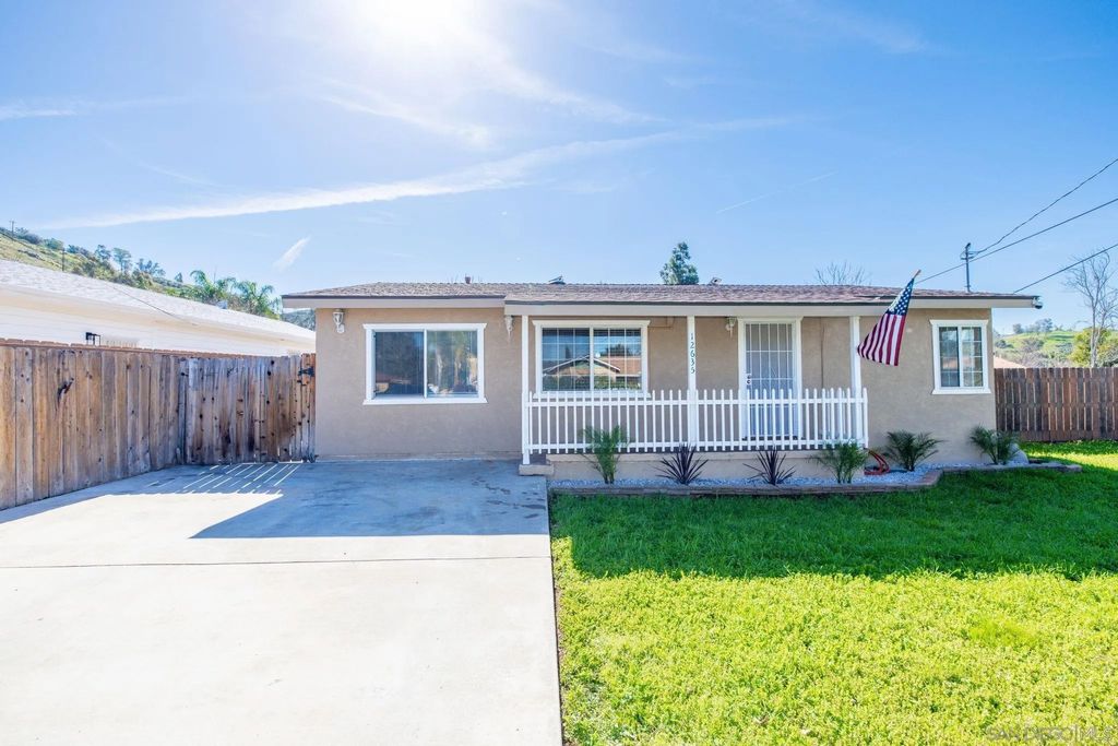 Photo of 12635 Castle Court Drive, Lakeside, CA 92040 (MLS # 260004117)