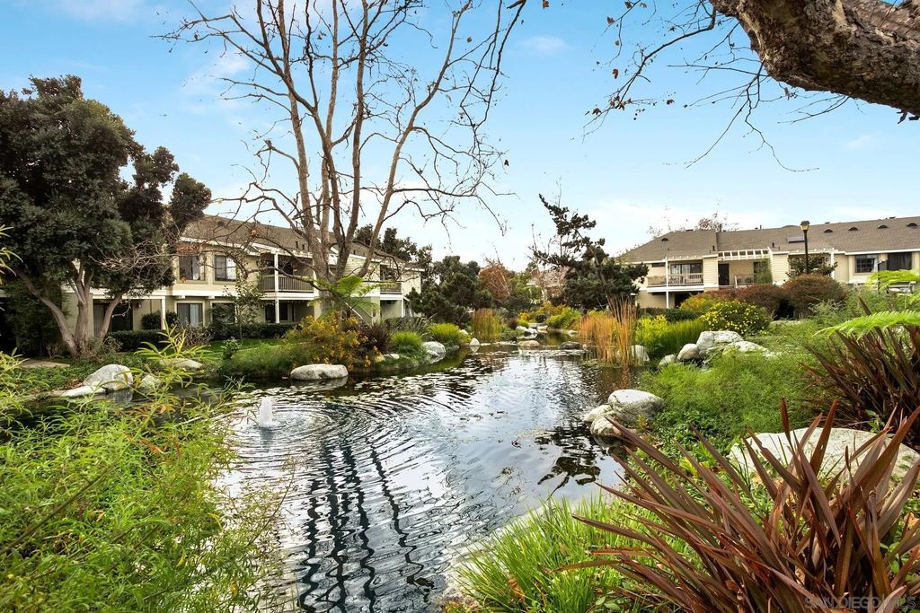 Photo of 12237 Carmel Vista Rd #259, San Diego, CA 92130 (MLS # 260005360)