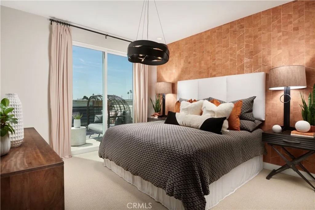 320 E Whittier Boulevard