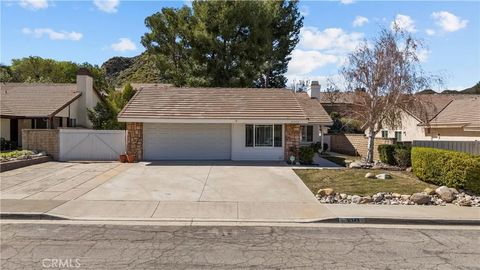 Photo of 31343 Tobiah Pl, Castaic, CA 91384 (MLS # SR26060298)