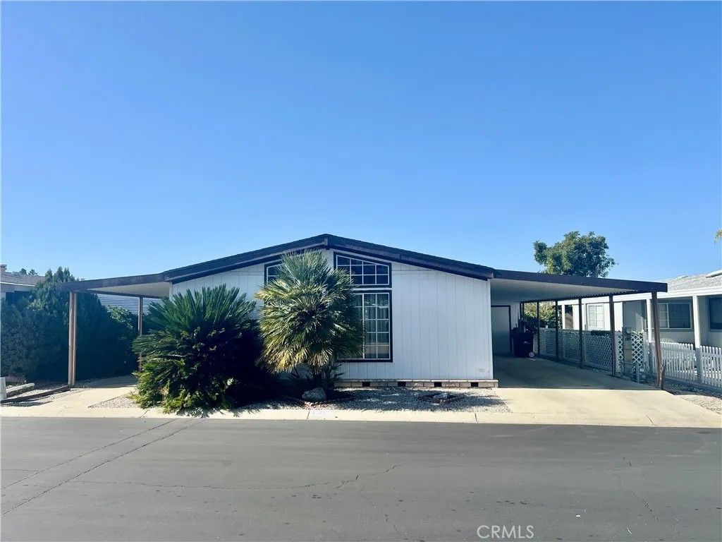 Photo of 24600 Mountain Ave #138, Hemet, CA 92544 (MLS # SW26033913)
