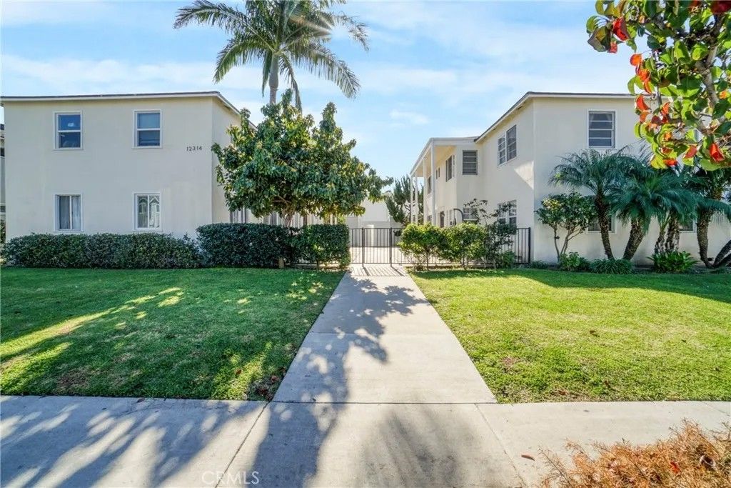 Photo of 12314 Washington Pl, Culver City, CA 90066 (MLS # SB26035726)