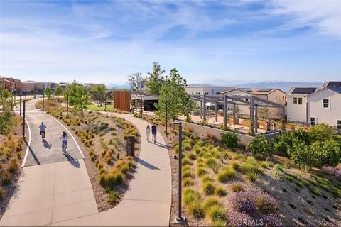 Tiny photo for 27568 Heron Pl, Valencia, CA 91381 (MLS # SR26063957)