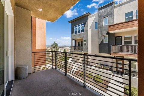 Tiny photo for 27568 Heron Pl, Valencia, CA 91381 (MLS # SR26063957)