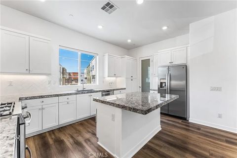 Tiny photo for 27568 Heron Pl, Valencia, CA 91381 (MLS # SR26063957)