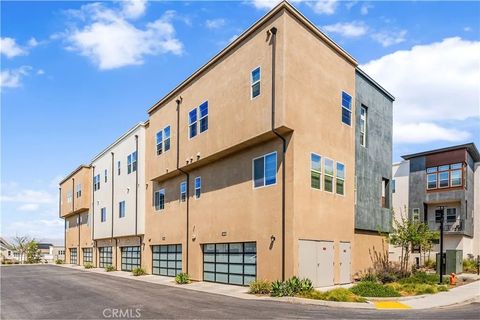 Tiny photo for 27568 Heron Pl, Valencia, CA 91381 (MLS # SR26063957)