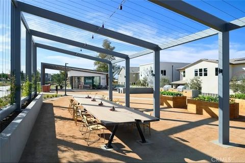 Tiny photo for 27568 Heron Pl, Valencia, CA 91381 (MLS # SR26063957)