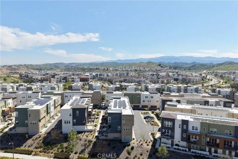 Tiny photo for 27568 Heron Pl, Valencia, CA 91381 (MLS # SR26063957)