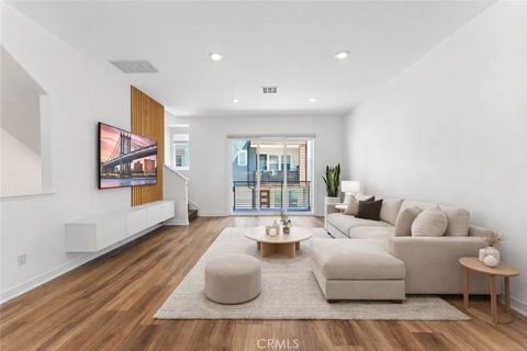 Tiny photo for 27568 Heron Pl, Valencia, CA 91381 (MLS # SR26063957)