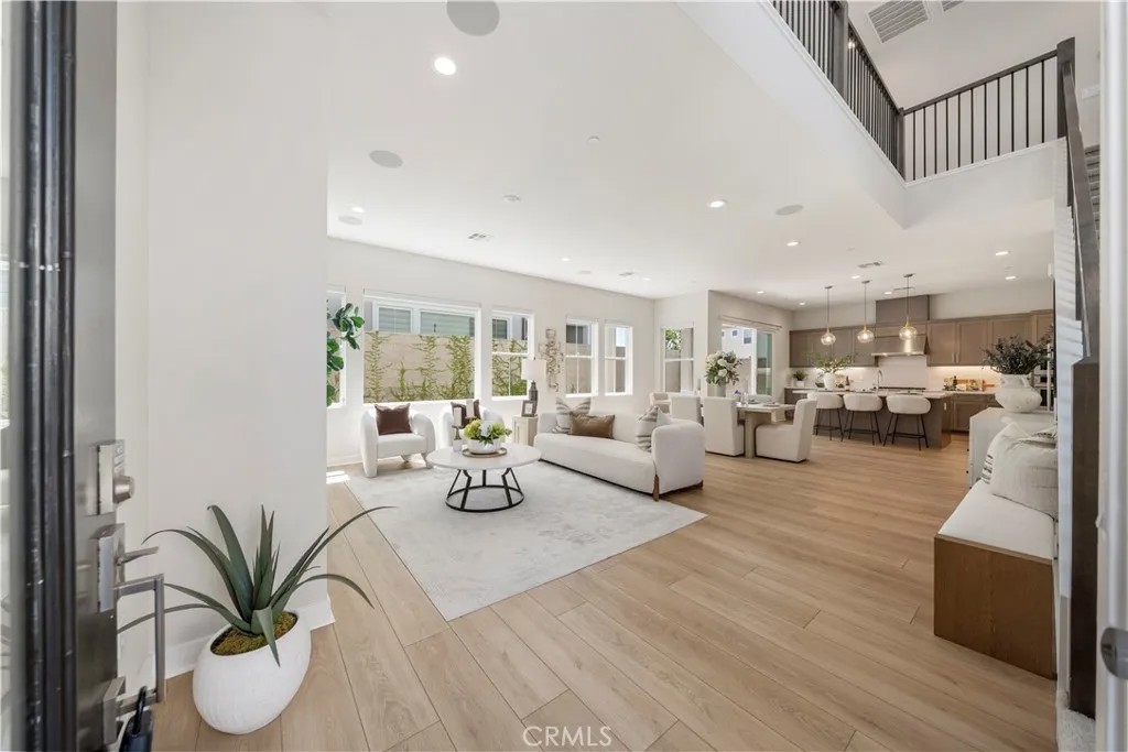220 Edna Pkwy