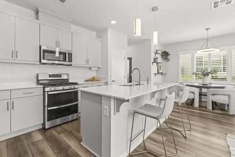 Tiny photo for 323 Citrine Trail, Fallbrook, CA 92028 (MLS # NDP2509691)