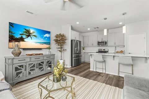 Tiny photo for 323 Citrine Trail, Fallbrook, CA 92028 (MLS # NDP2509691)