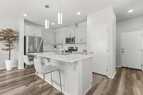 Tiny photo for 323 Citrine Trail, Fallbrook, CA 92028 (MLS # NDP2509691)