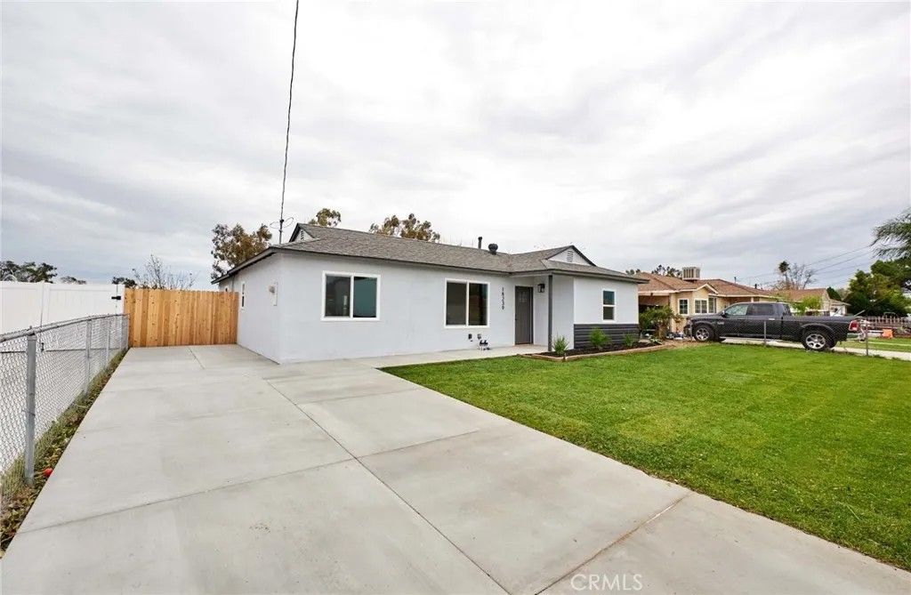 Photo of 18239 Orange Way, Fontana, CA 92335 (MLS # CV25280603)